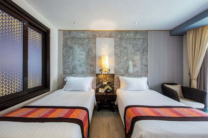 Room 25 of 120