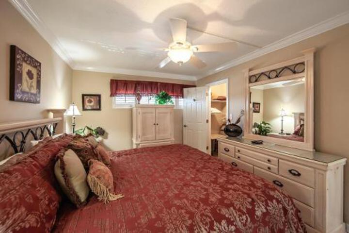 Gulf Shore Condo #220 in Destin, FL