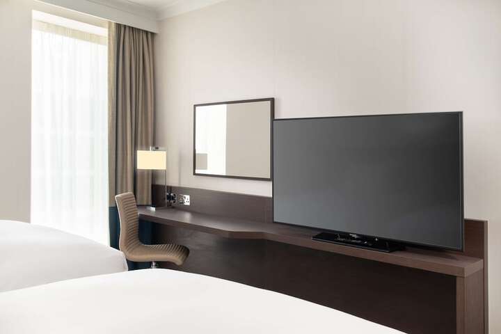Room 15 of 100