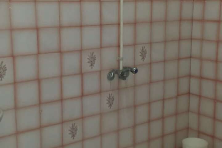 Room 28 of 63