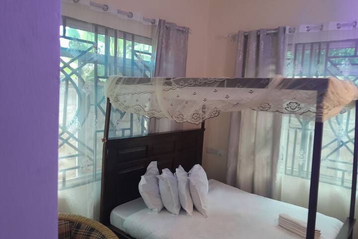 Room 12 of 24