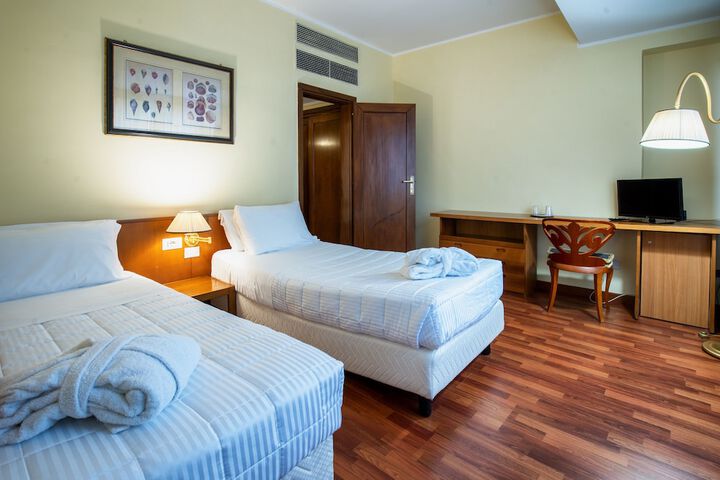 Room 13 of 50