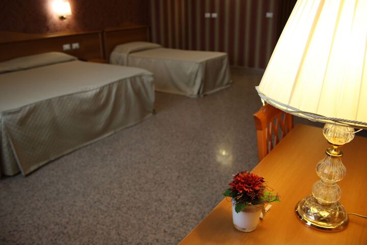 Room 5 of 42