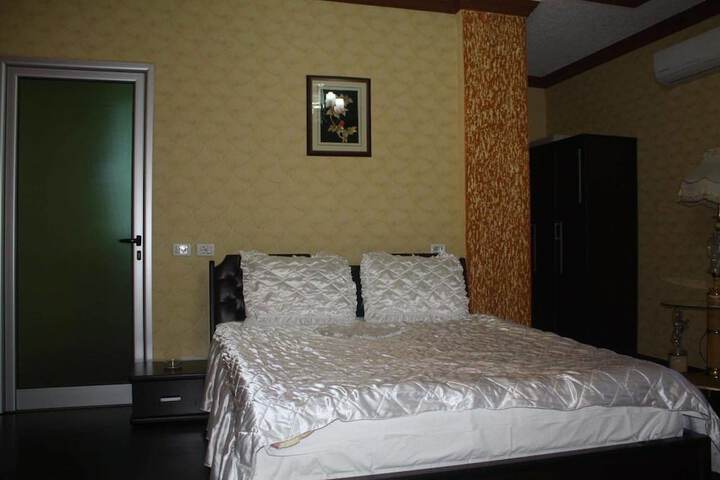 Room 19 of 27