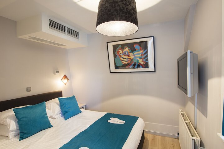 Room 26 of 138