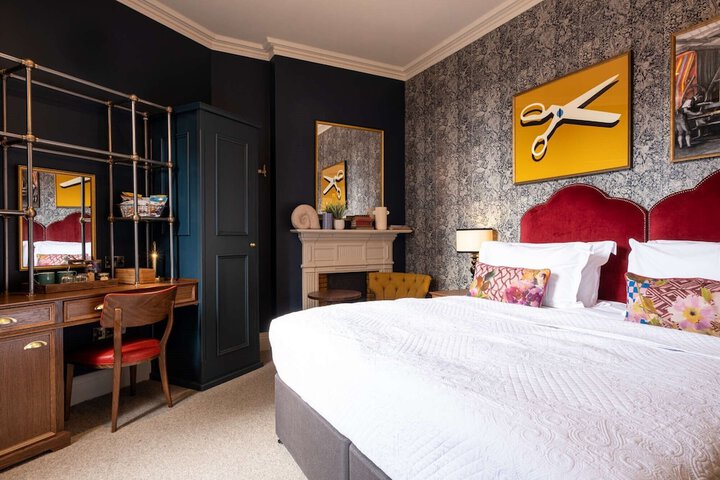 Room 3 of 21