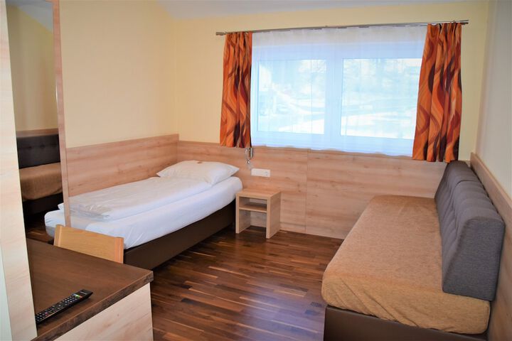 Room 5 of 41