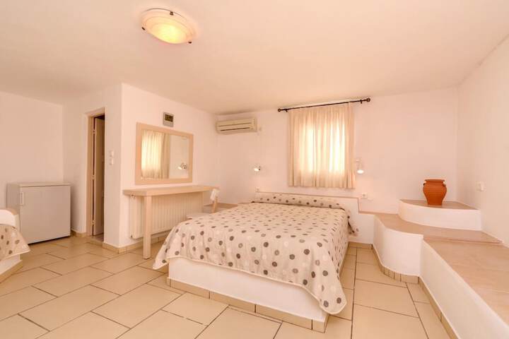 Room 10 of 30