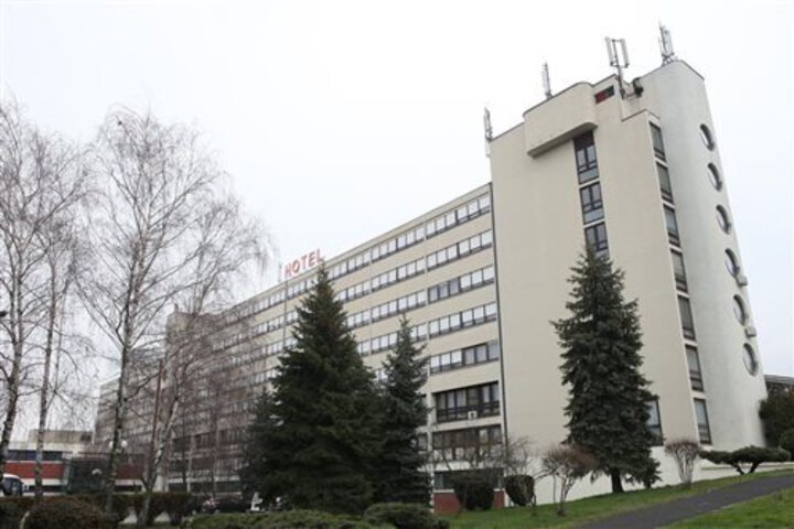Photo 8
