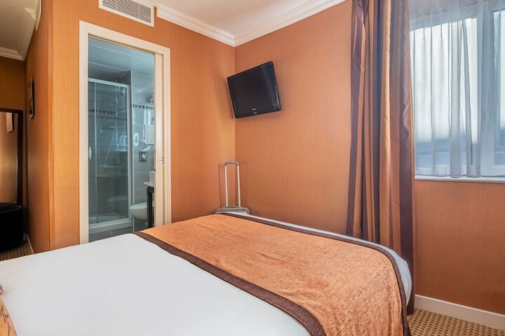 Room 40 of 86