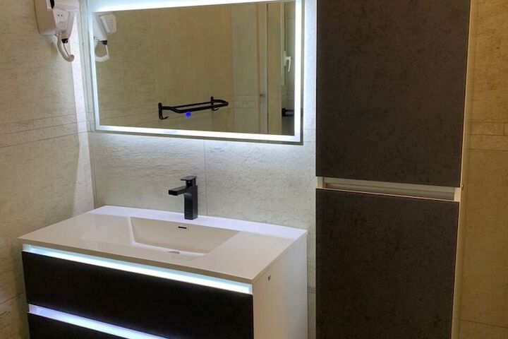 Room 55 of 77