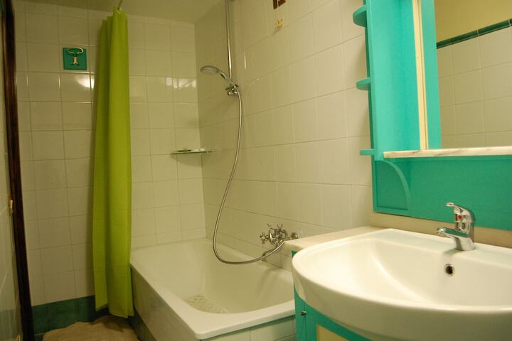 Room 14 of 49