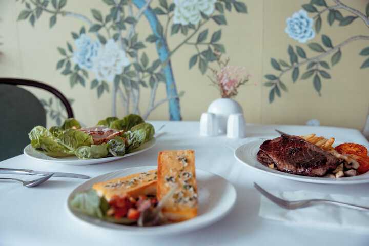 Dining 80 of 112