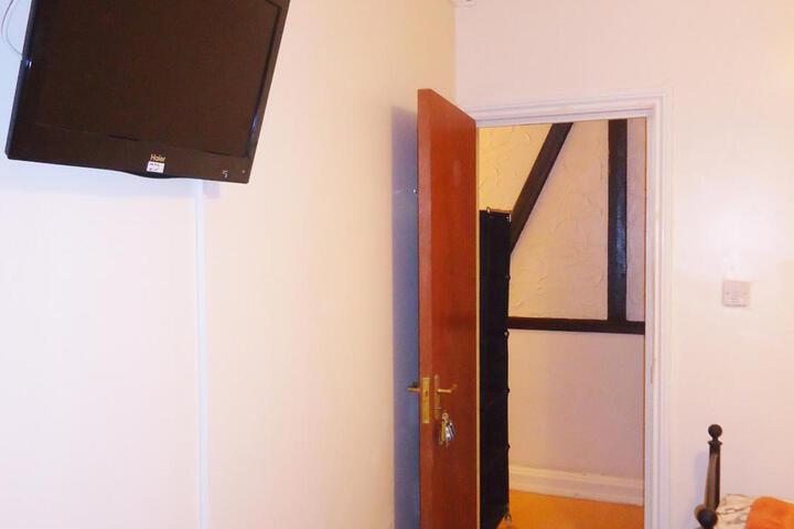 Room 19 of 46