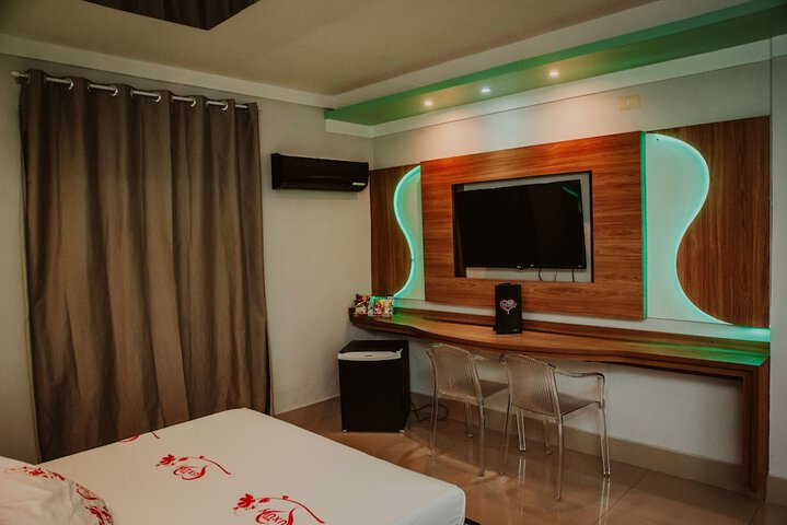 Room 6 of 21