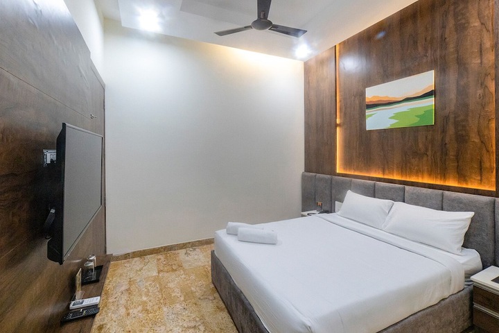 Room 7 of 35