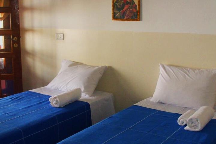 Room 21 of 34
