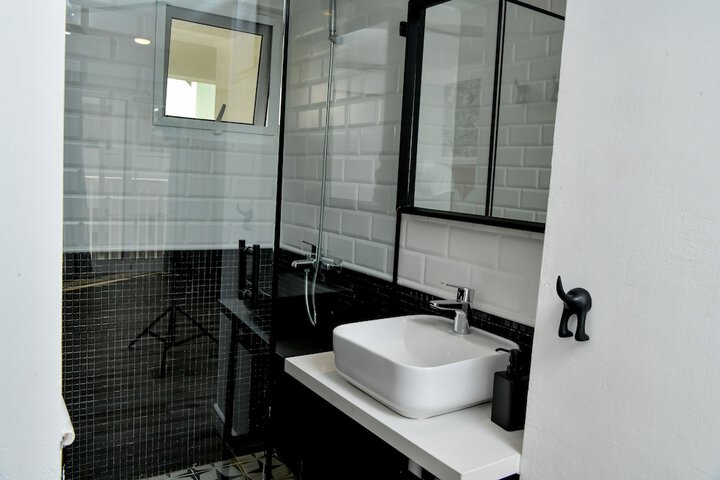 Room 16 of 22