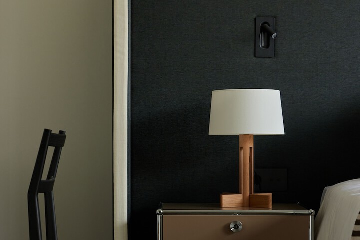 Room 11 of 40