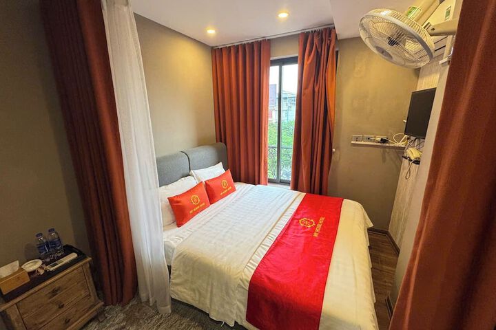 Room 5 of 36