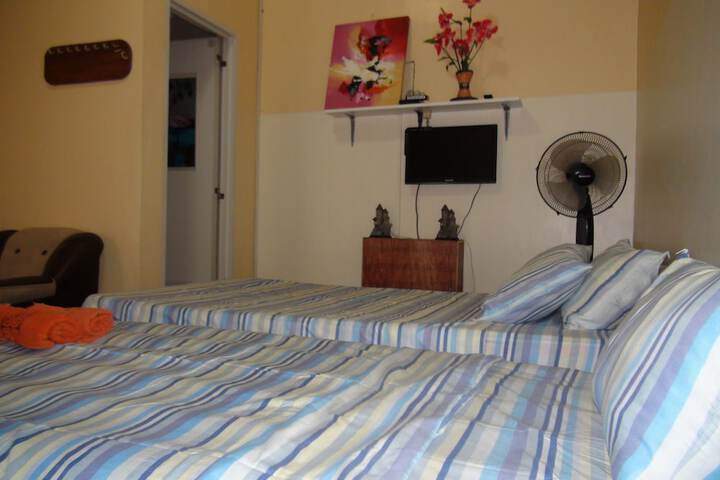 Room 8 of 76