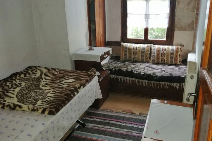 Room 13 of 65