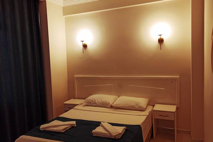 Room 6 of 34