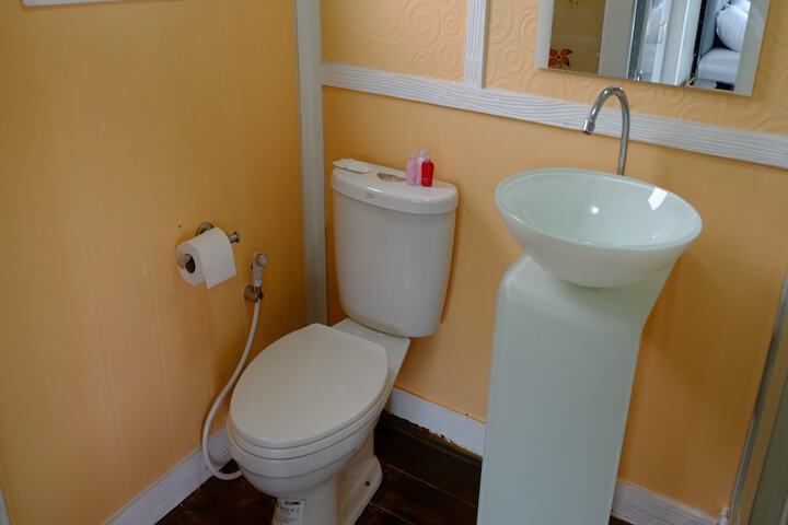 Room 14 of 28
