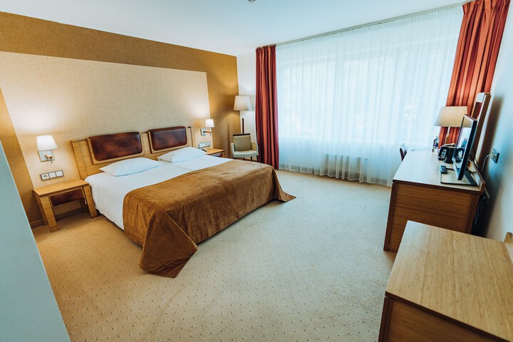 Room 74 of 176
