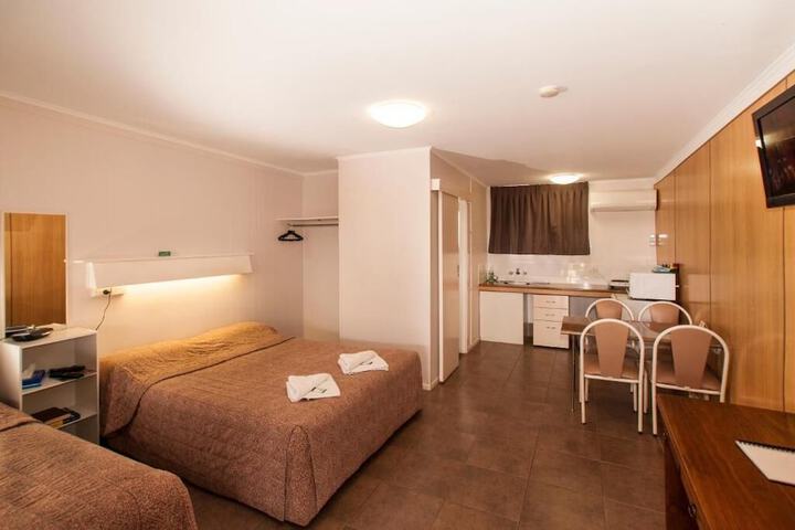 Room 5 of 13