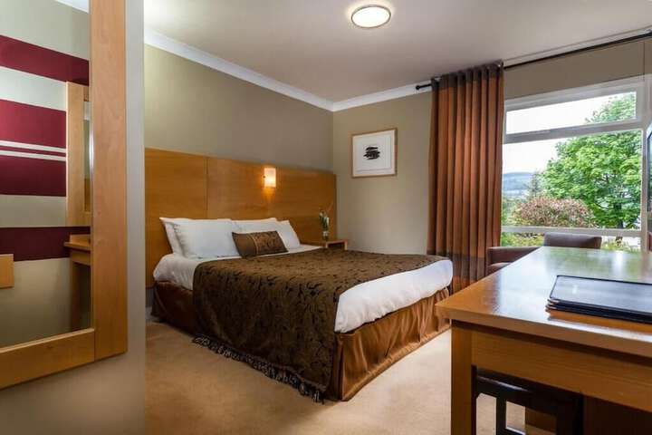Room 2 of 16