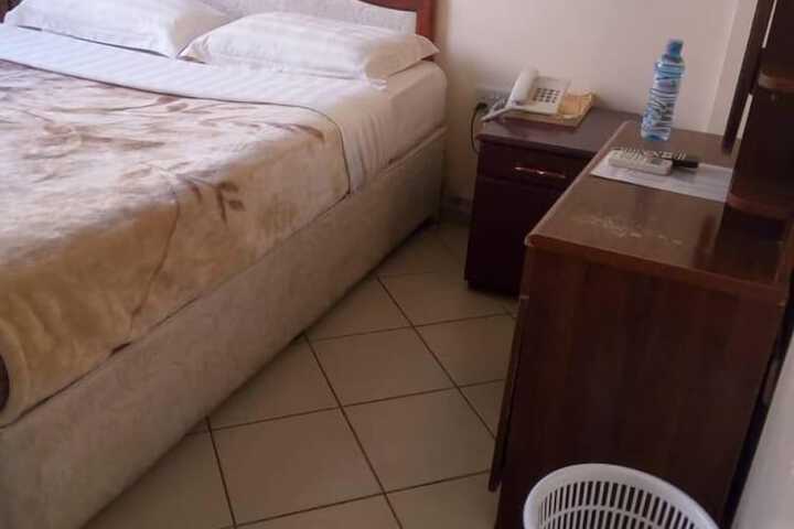Room 10 of 49