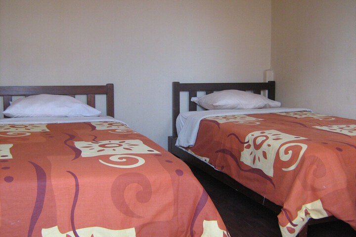 Room 6 of 10