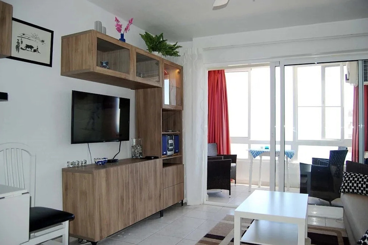 Room 2 of 18