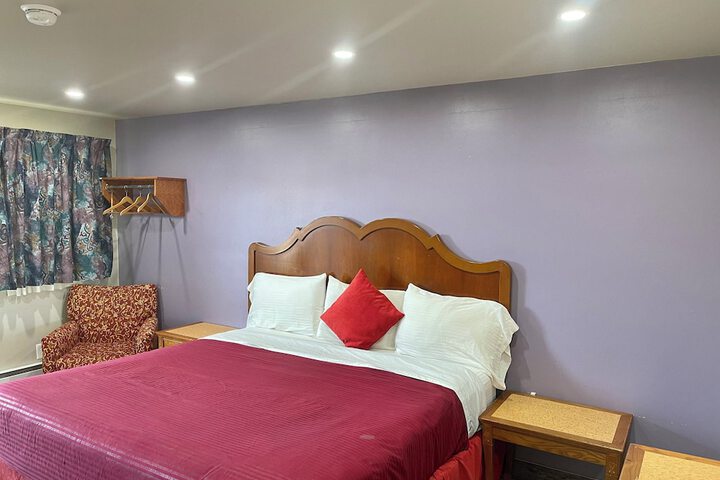 Room 4 of 40