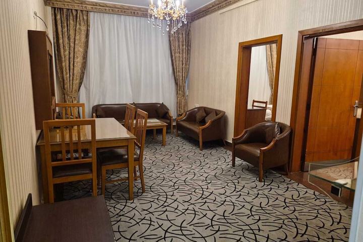 Room 14 of 32