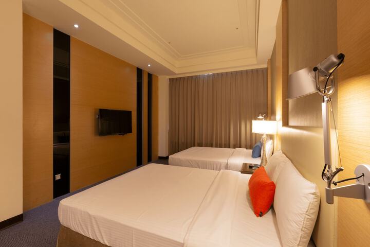 Room 27 of 57