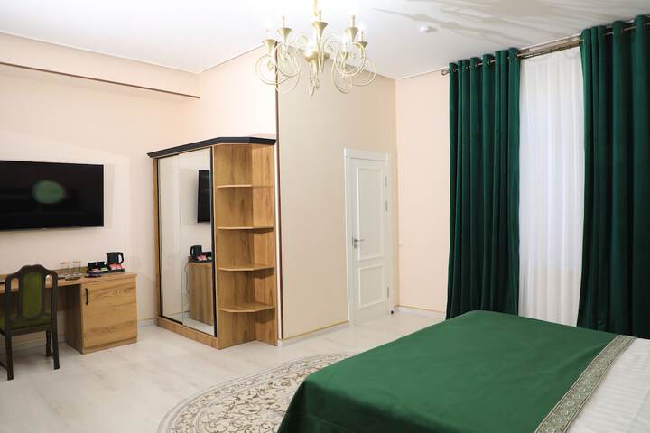 Room 11 of 50