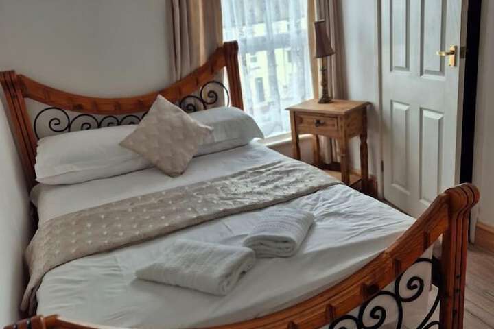 Room 7 of 28