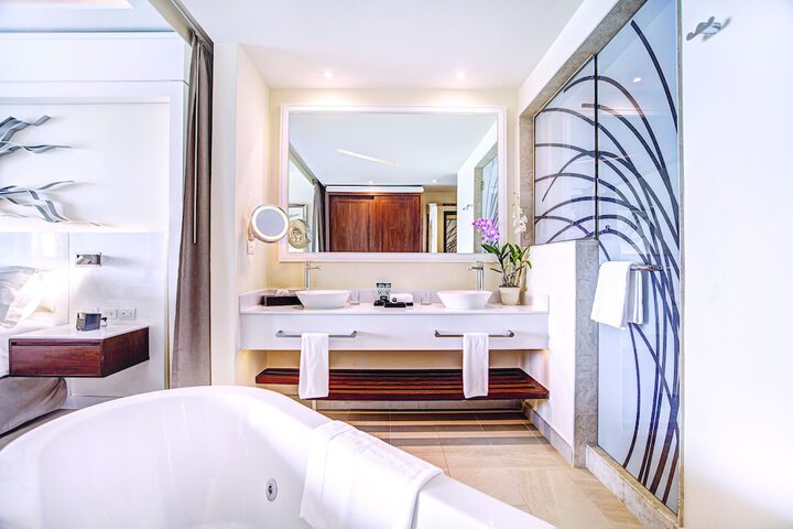 Room 73 of 218