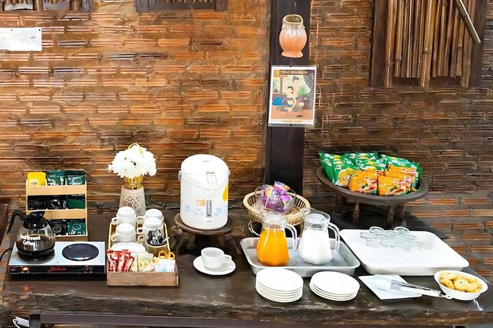 Breakfast/Coffee Service 78 of 96