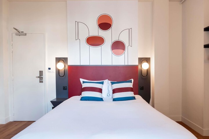 Room 10 of 49