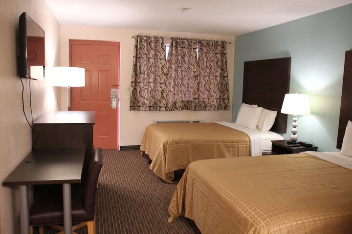 Room 13 of 33