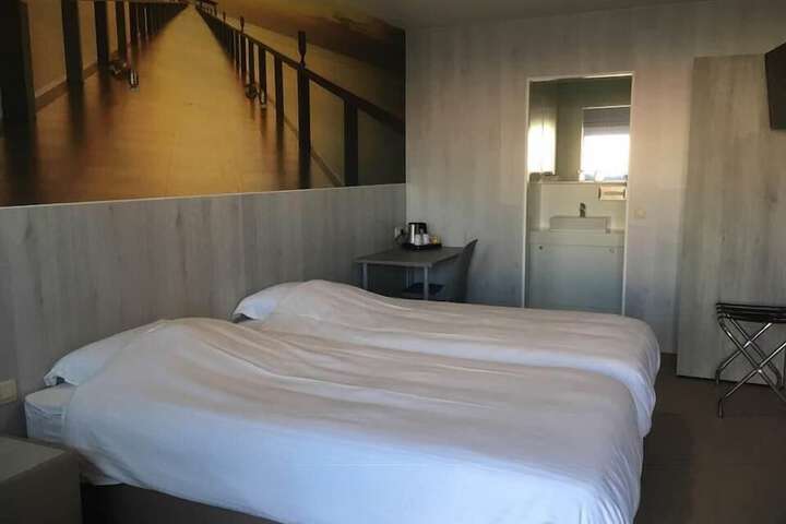 Room 11 of 21