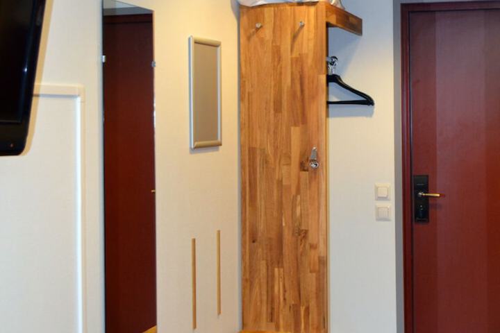 Room 17 of 32