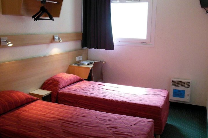 Room 6 of 39