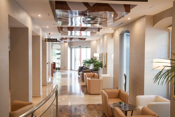 Ballroom/Hall 54 of 60