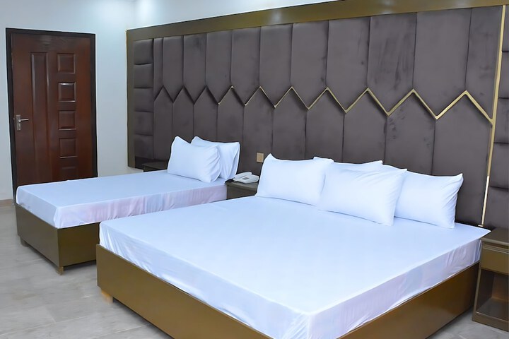 Room 10 of 19
