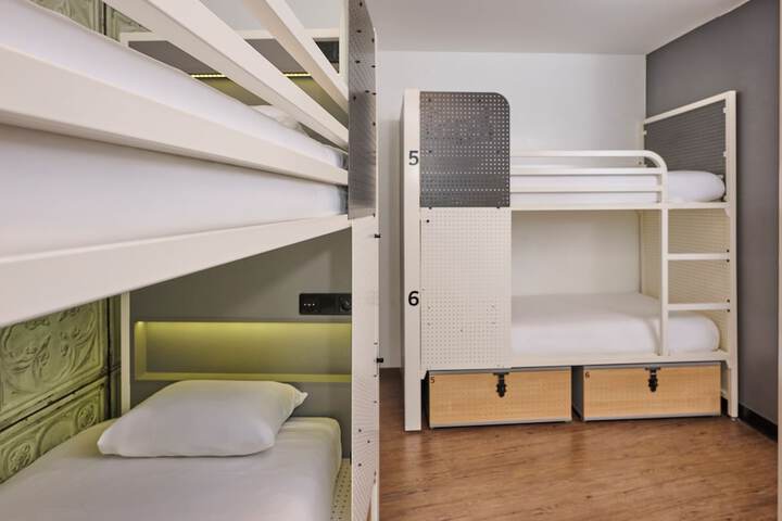Room 17 of 72
