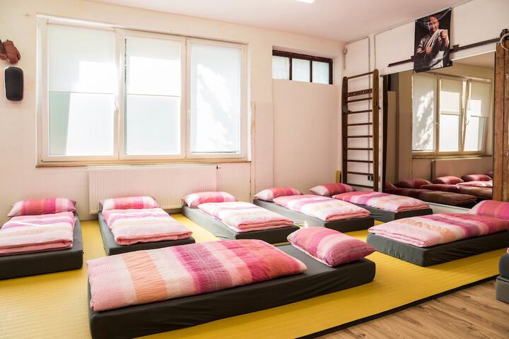 Room 6 of 115